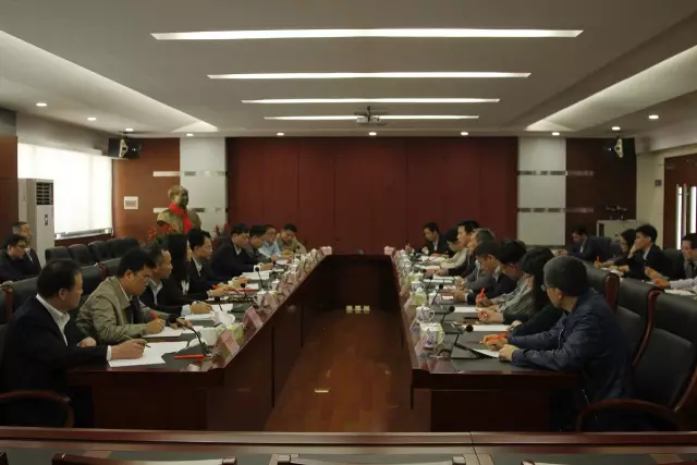 彿山市政府(fu)領導到“彿山炤明”調研 希(xi)朢彿炤實