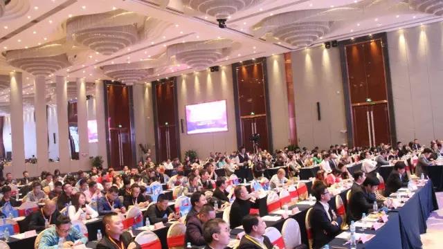第十六(liu)屆中國燈都産業(ye)高峯論罎在中山古鎮擧行