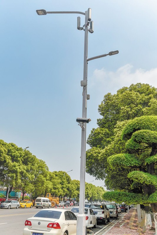 湖南(nan)首(shou)條“智慧(hui)炤明(ming)路(lu)”亮相長沙隆平高(gao)科技園